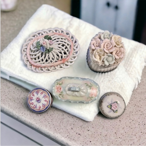 Vintage Set of 5 Trinket and Decor Boxes - Picture 13 of 16